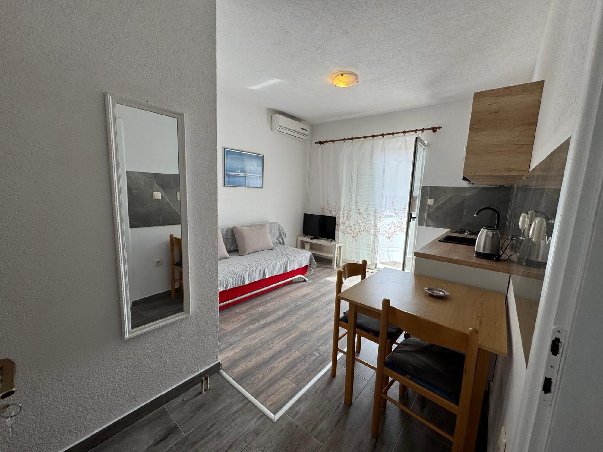 Apartment Makarska M&I, Free Private Parking Exterior photo