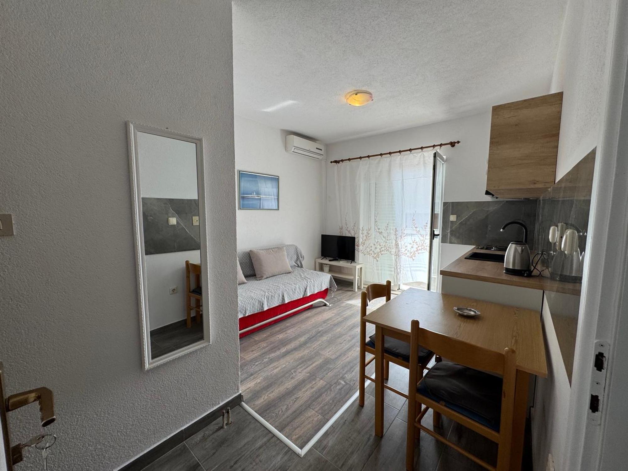 Apartment Makarska M&I, Free Private Parking Exterior photo
