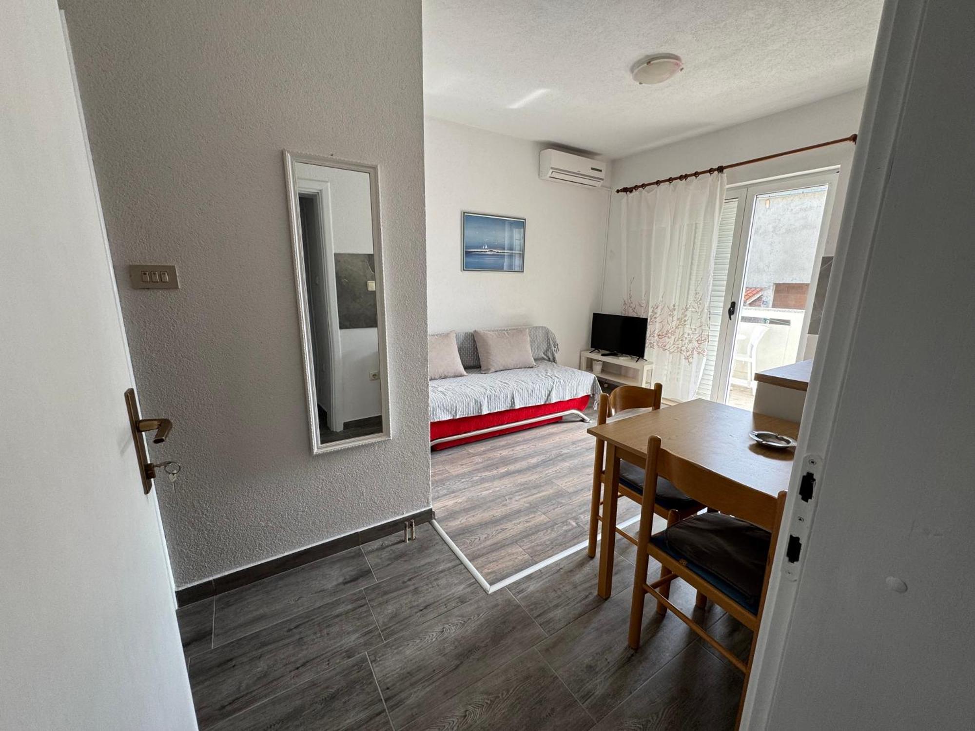 Apartment Makarska M&I, Free Private Parking Exterior photo